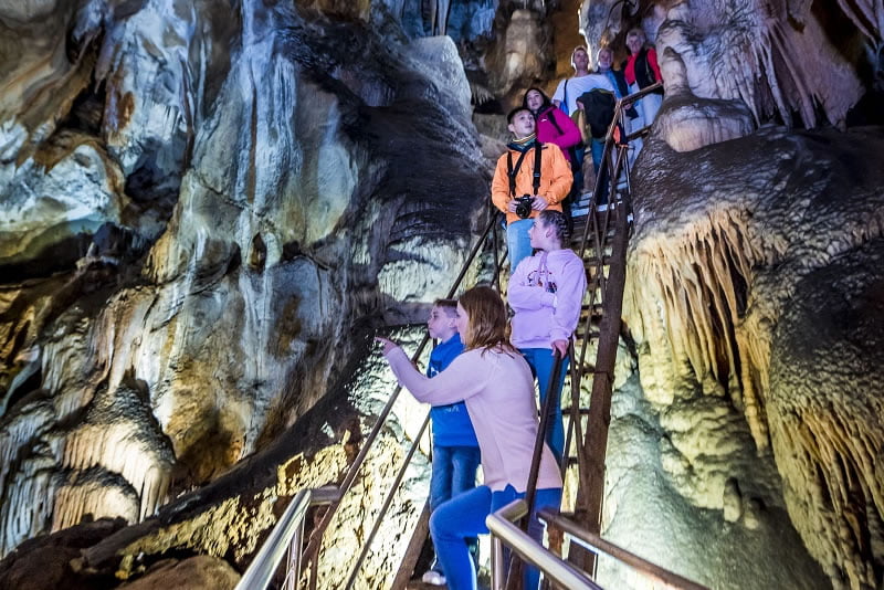 Family Road Trip Jenolan Caves